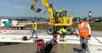 Es wird gearbeitet am FLughafen Basel/Mulhouse. 
