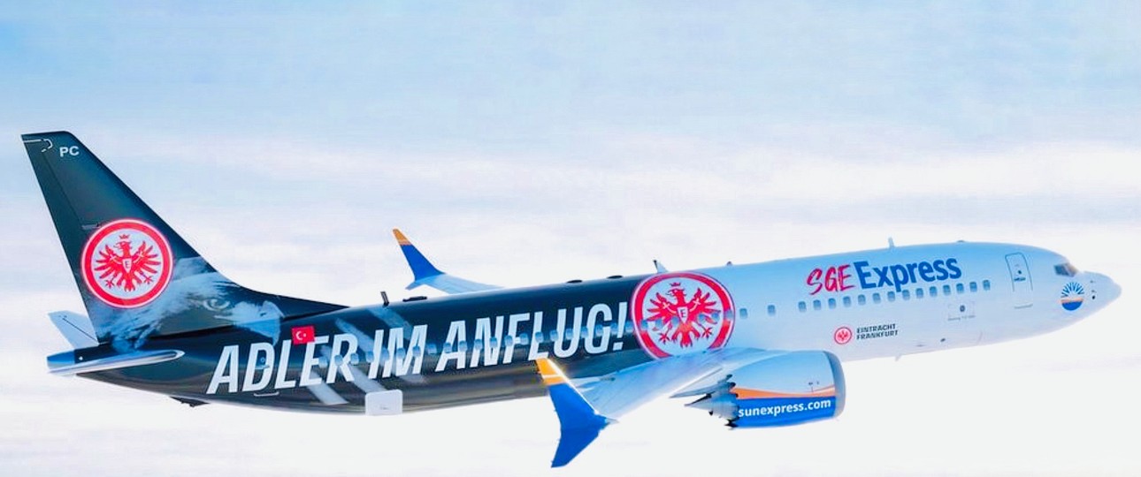 Die künftige Eintracht-Frankfurt-Lackierung von Sun Express: Sie setzte ...